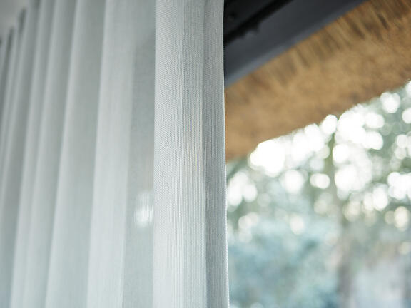Kies voor natuurlijke materialen in huis: 3x natuurlijke raambekleding